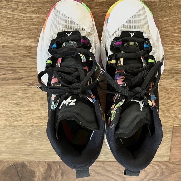 Jordan Zion 1s (Size 6Y) - Picture 2 of 5